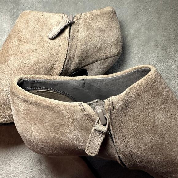 INC International Concepts Heels Women Sz 6.5 Gray Tan Faux Suede Ankle Booties - Picture 7 of 17